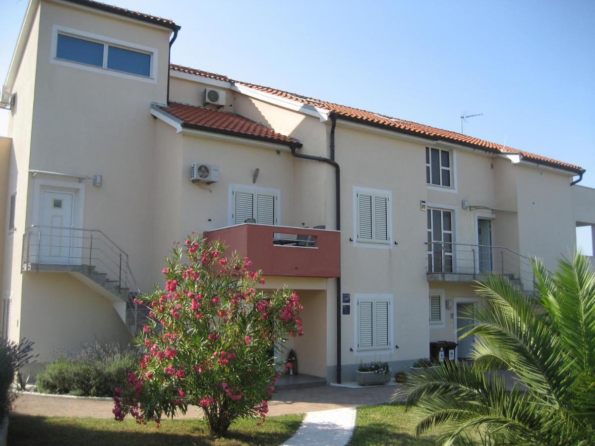 Villa „Drei Palmen“ Sveti Filip i Jakov Eksteriør bilde