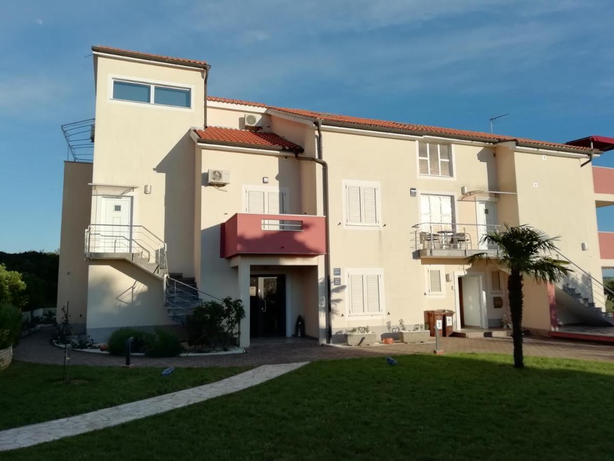 Villa „Drei Palmen“ Sveti Filip i Jakov Eksteriør bilde