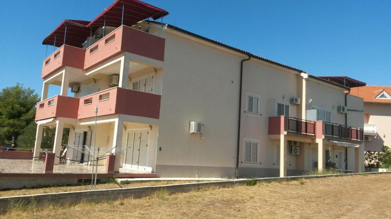 Villa „Drei Palmen“ Sveti Filip i Jakov Eksteriør bilde
